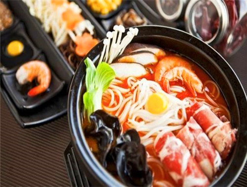 閨米云南過(guò)橋米線