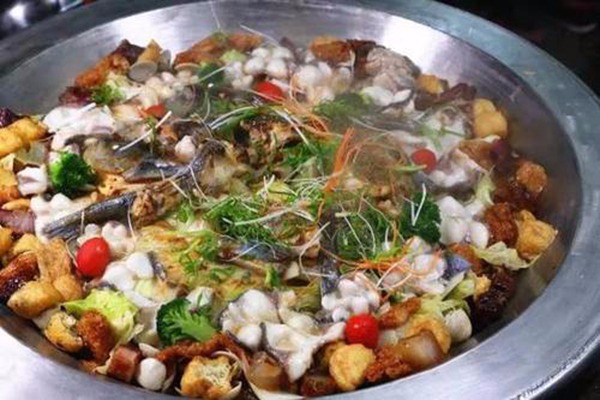 洞庭石鍋魚(yú)火鍋