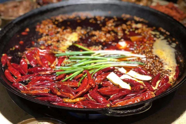 黃記飛雪河鮮石鍋魚(yú)