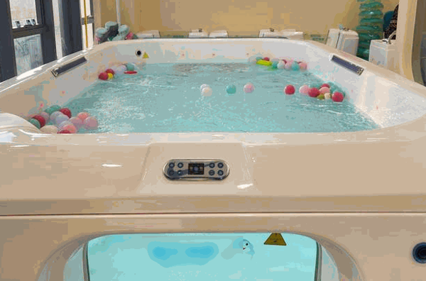 優(yōu)泳寶貝嬰兒游泳館