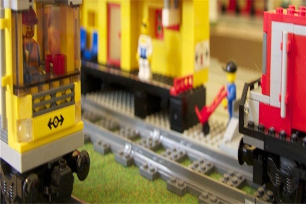 維度創(chuàng)客機(jī)器人