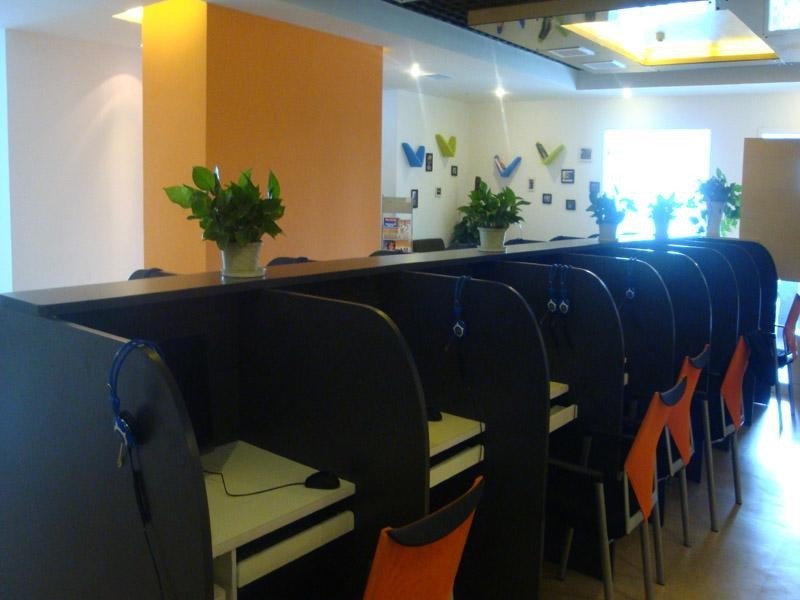 揚格外語培訓(xùn)學(xué)校