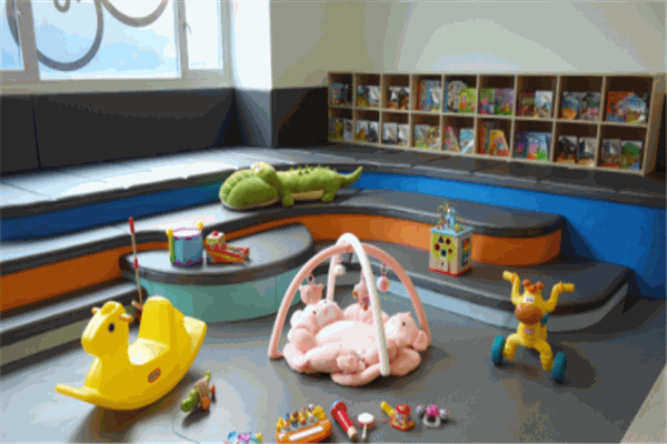 吐泡泡親子游泳俱樂(lè)部