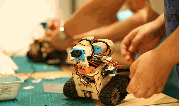 創(chuàng)芯荔機器人培訓