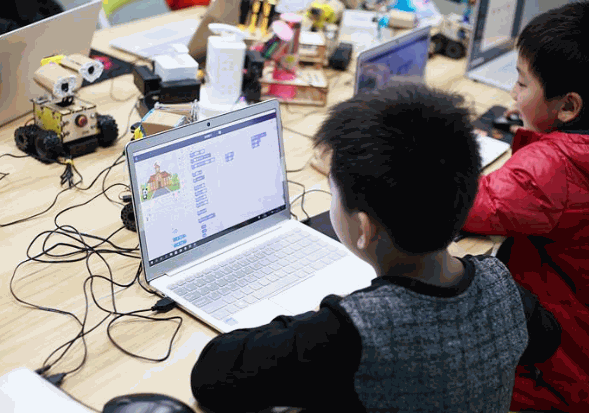 創(chuàng)芯荔機器人培訓