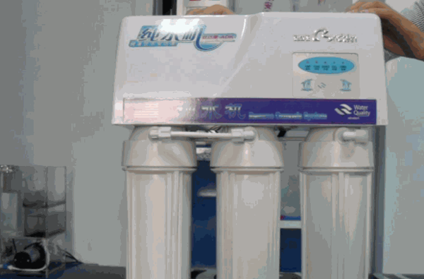 安達(dá)康凈水器