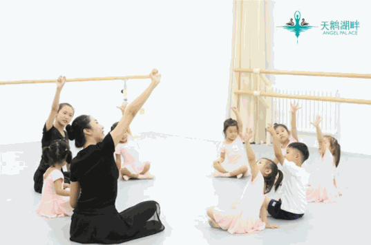天鵝湖畔少兒舞蹈培訓(xùn)