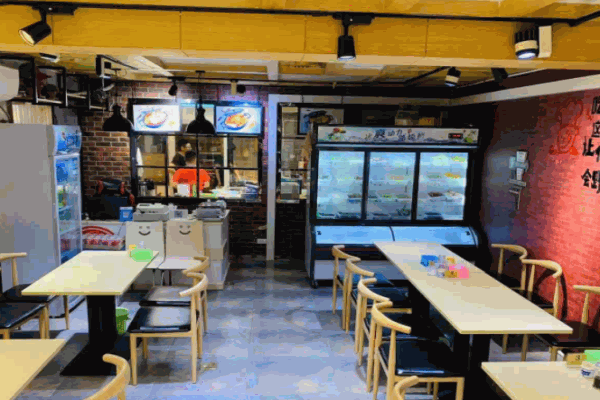 恰似辣年火鍋冒菜