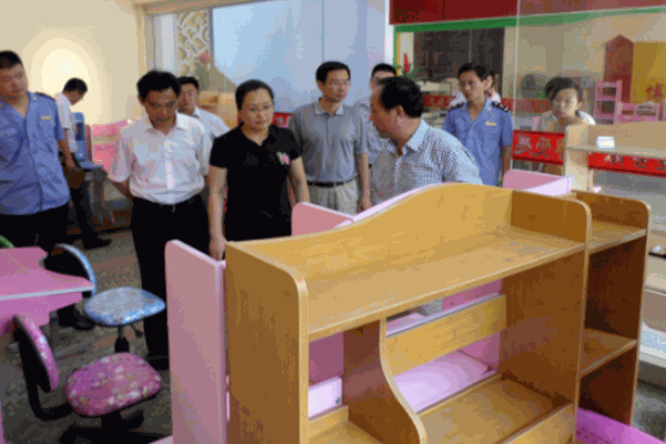 博士龍兒童學(xué)習(xí)桌