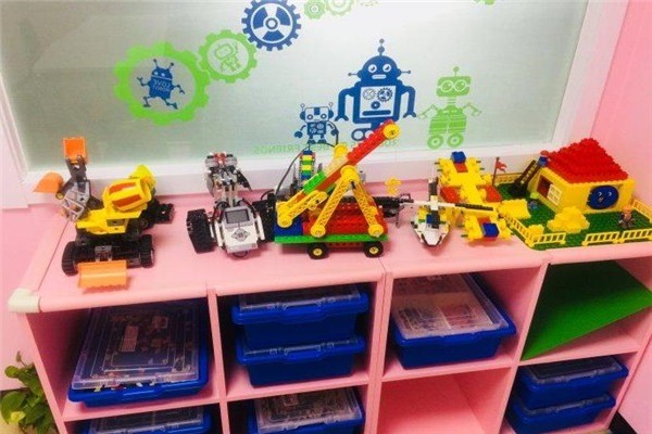 貝樂(lè)樂(lè)高機(jī)器人培訓(xùn)