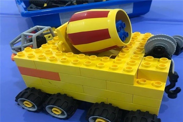 貝樂(lè)樂(lè)高機(jī)器人培訓(xùn)