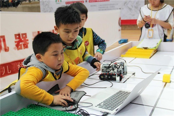 貝樂(lè)樂(lè)高機(jī)器人培訓(xùn)