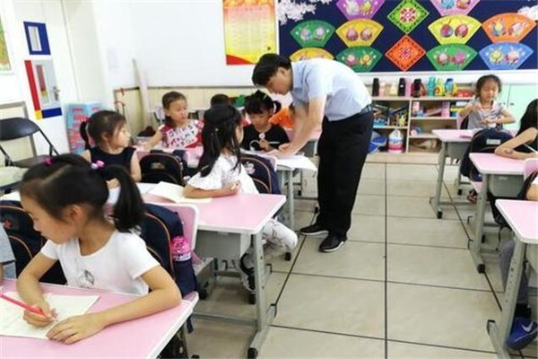 朱春暉練字教育