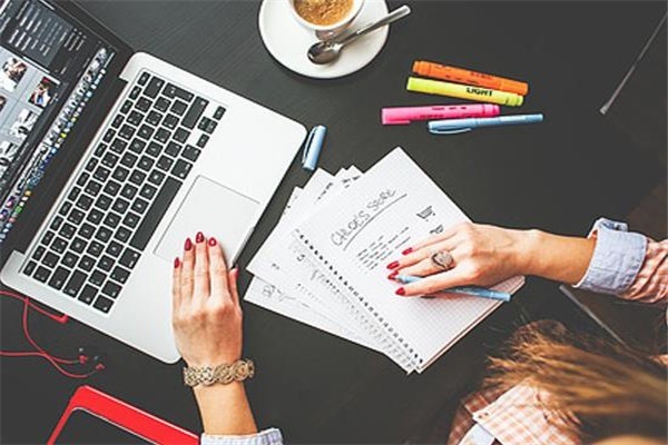 愛(ài)梓教育右腦開(kāi)發(fā)