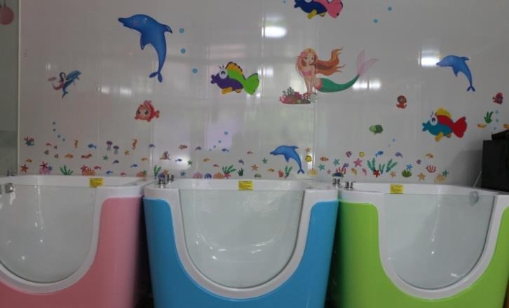 小蝌蚪嬰兒游泳館