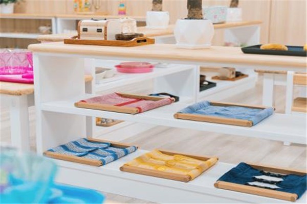 億禾林國(guó)際早教