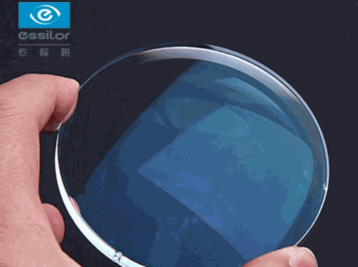 Essilor依視路