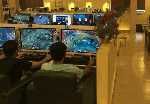 青春飛揚(yáng)網(wǎng)咖