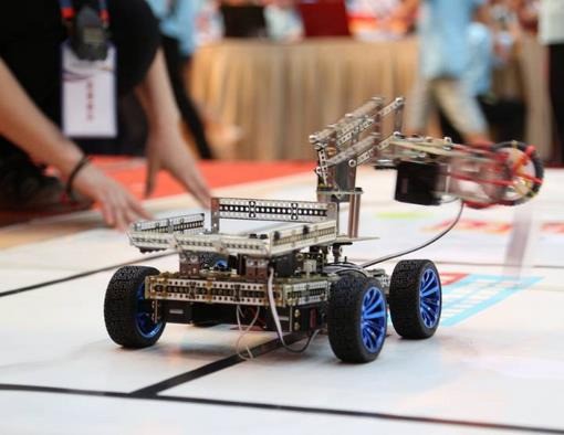 小蓋茨機器人教育