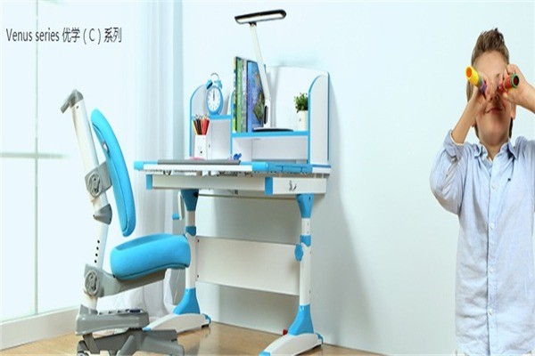 愛學(xué)習(xí)兒童桌椅