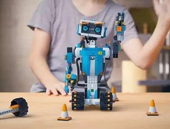 泊思地青少兒樂高教育編程機(jī)器人