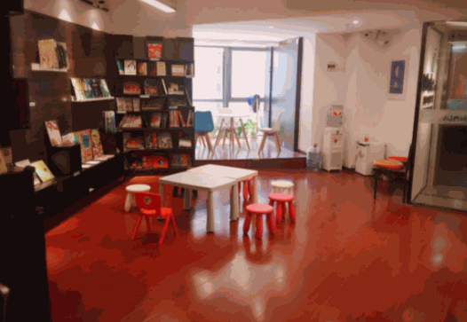 鯨魚先森少兒美術(shù)