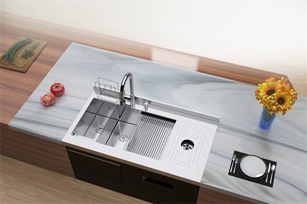 火王燃?xì)庠? /></p><p>從單旋到雙旋 從雙旋到低焰 我們不斷探索火焰的內(nèi)核</p><p>從旋鈕到觸屏 從觸屏到智能 我們不斷引領(lǐng)行業(yè)新變革</p><p>火王觸屏灶、火王智能集成灶……火王，正在不斷引領(lǐng)未來(lái)，突破數(shù)千年來(lái)中國(guó)烹飪的邊界，掀起一場(chǎng)中國(guó)廚房及烹飪文化的變革!突破數(shù)千年來(lái)中國(guó)烹飪技法的桎梏，掀起中國(guó)廚房的智能風(fēng)暴，見(jiàn)證和推動(dòng)中國(guó)廚房文化的傳承!</p><p>深圳市火王燃器具有限公司，帶給您的不僅是人間煙火，更是天下美味!</p><p><img src=