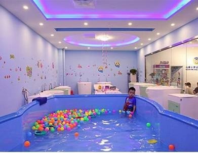 咿呀咪咪嬰兒游泳館