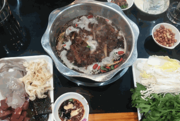 紫元春鹵味牛肉鍋