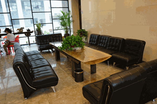 黃紅藍藝術學校