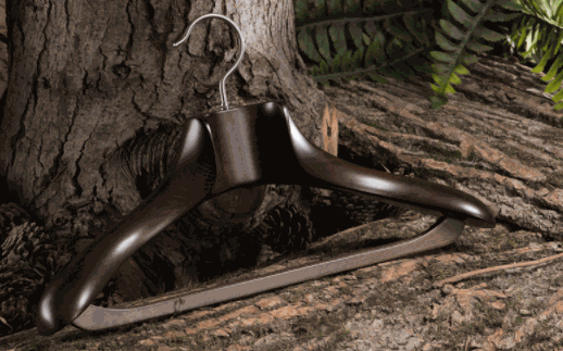 金領(lǐng)結(jié)原木衣架