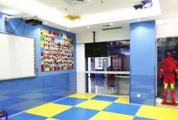 西覓亞機(jī)器人