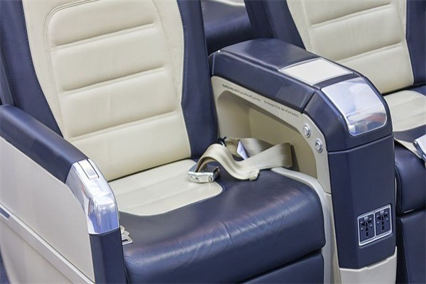 reebaby汽車兒童安全座椅母嬰用品