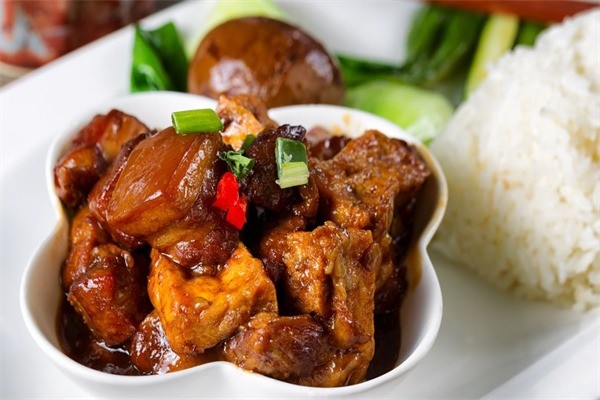 金膀蹄鳴烤豬蹄