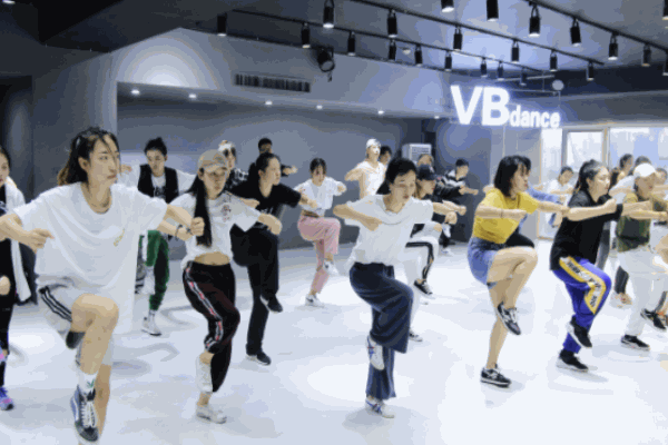 VB舞蹈工作室