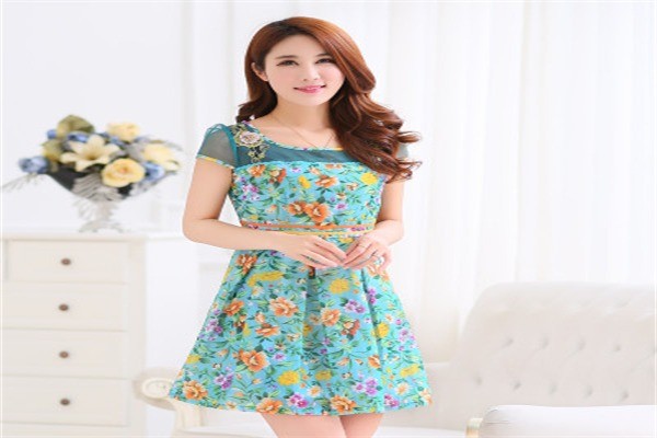 裙皇可人兒女裝