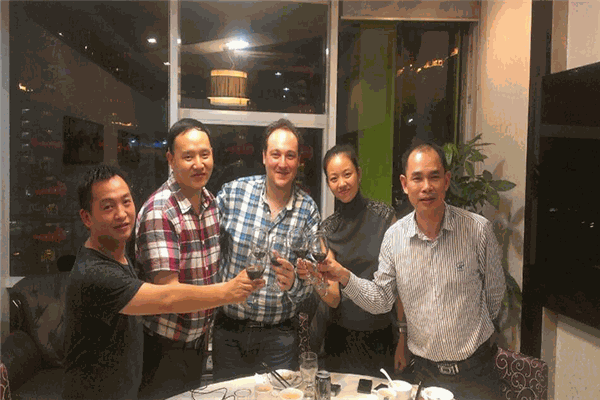 戴蒙蒂諾葡萄酒