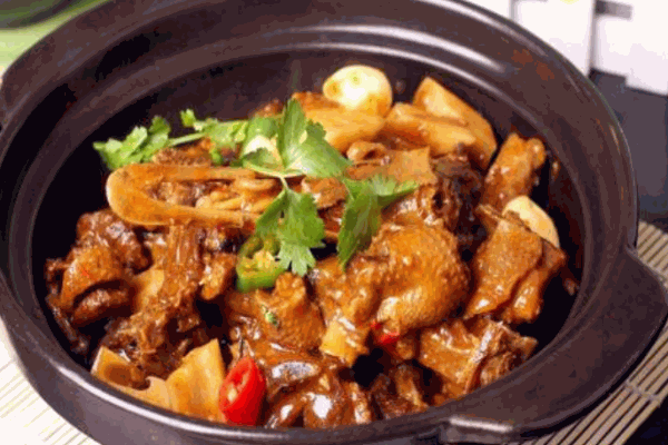 苗嶺啤酒鴨火鍋