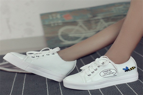 新世紀(jì)鞋業(yè)