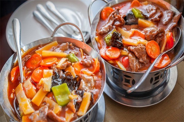 揚(yáng)名于黃燜雞