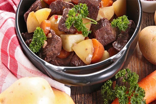 揚(yáng)名于黃燜雞