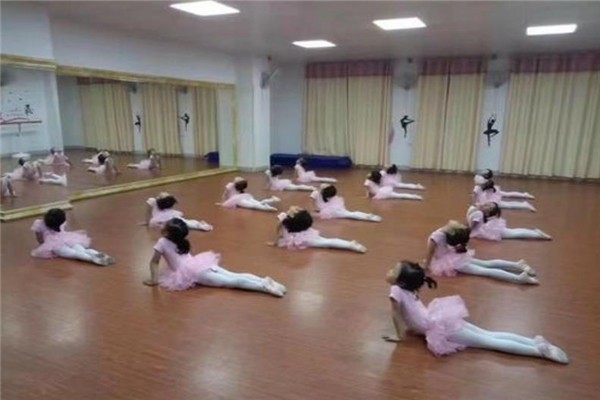 小天使藝術(shù)中心