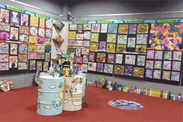 視覺美術(shù)教育機(jī)構(gòu)