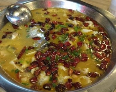 小方現(xiàn)炒干鍋酸菜魚