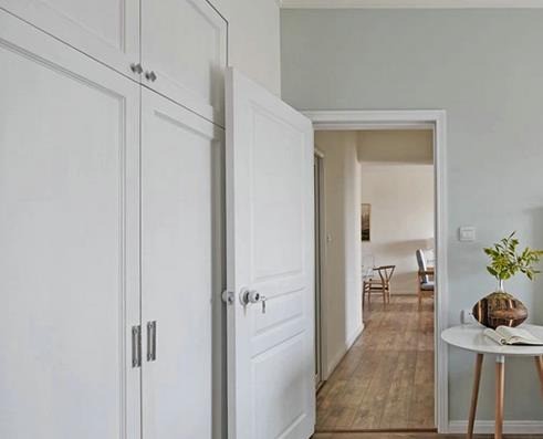 特倫斯整體衣柜