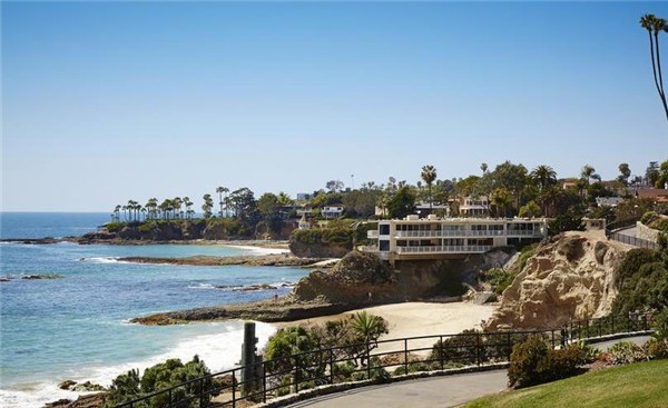 拉古納海灘酒店