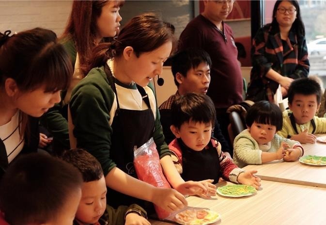 萌太熊少兒美術(shù)