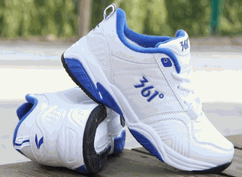 華泰運(yùn)動(dòng)鞋