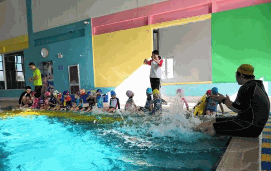 愛悅藍(lán)天國(guó)際幼兒園