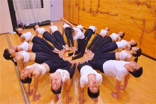 美儷阿薩娜瑜伽學(xué)校